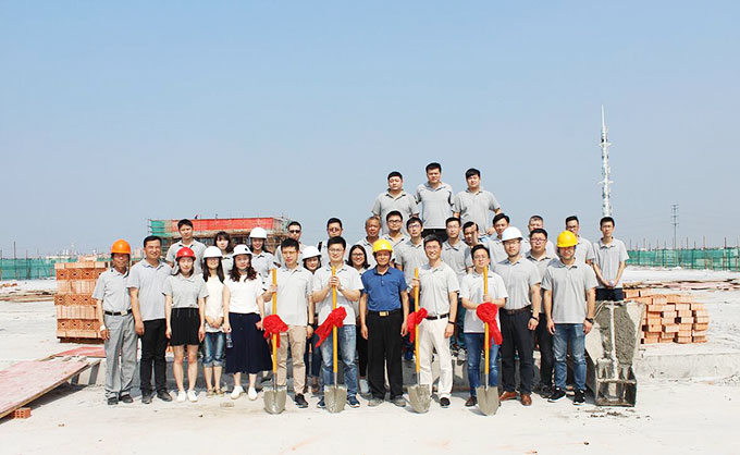 喜訊！百聯(lián)新建廠(chǎng)房建筑主體今日封頂！